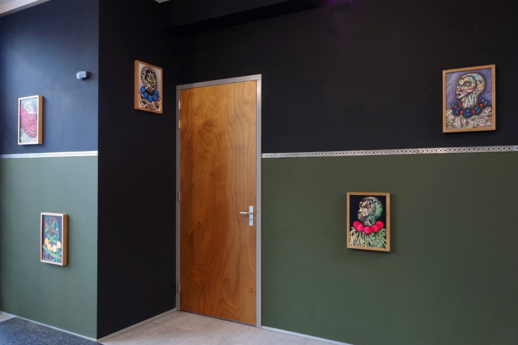 16 STRANGE GUYS B 2017